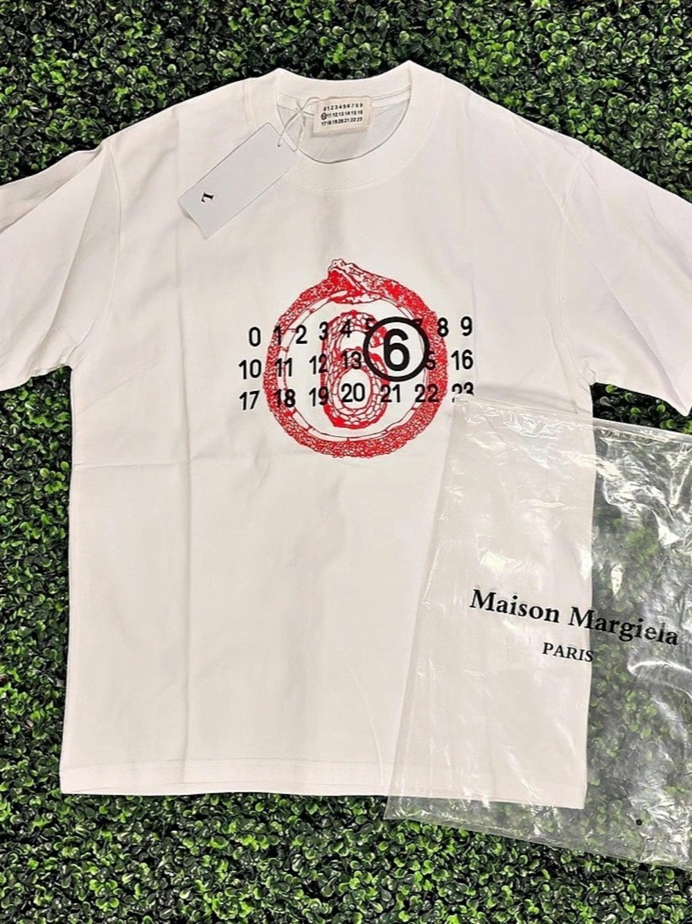 Maison Margiela Numeric Logo T-Shirt Graphic T-Shirt in White & Red NWT
Size L